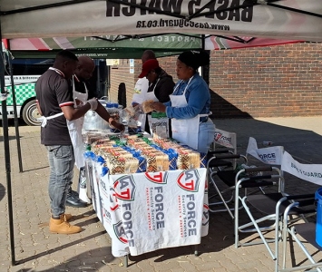 Food-Parcel-Donation3