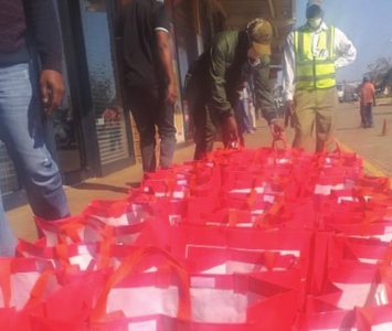 Food-Parcels-Donation-to-the-1