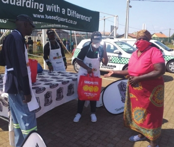 Food-Parcels-Donation-to-the-2