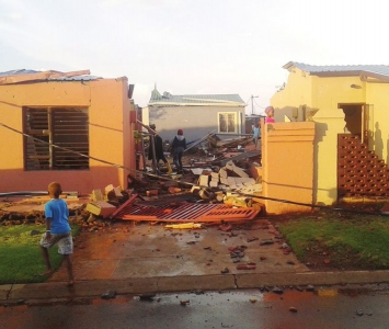 Storm-disaster-Protea-Glen-outreach-11