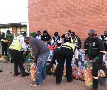 Vegetable-hampers-packaging-for-Metro-Police-Informal-Settlement1